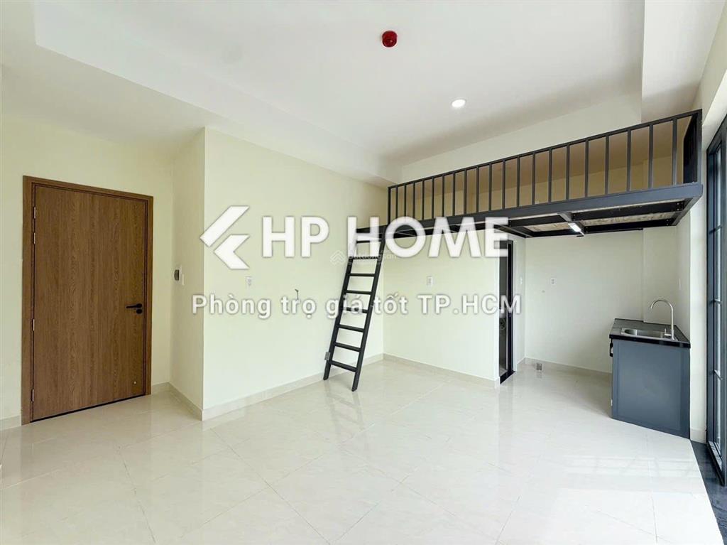 Phòng đẹp bancol 45m2 ngay hai bà trưng  cv lê văn tám