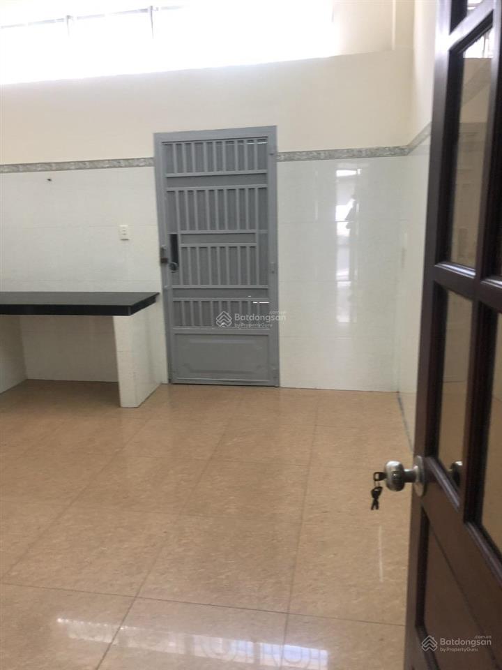 Góc 2mt bạch đằng, 5x32m, 155m2, 3 tầng, hdt 85tr, giá bán 24 tỷ.