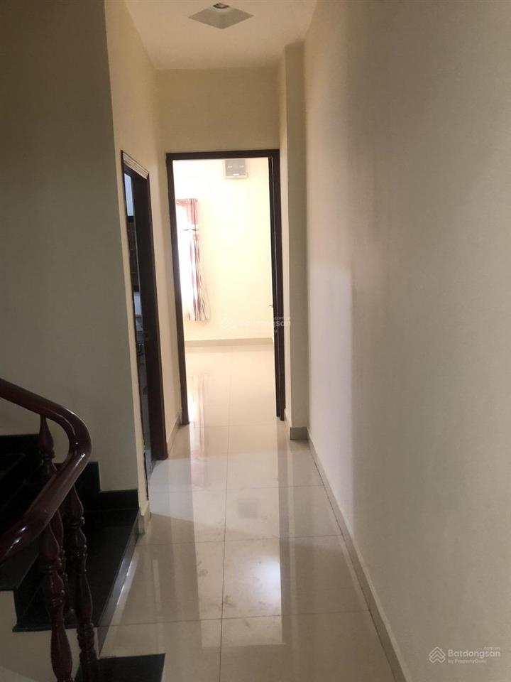 Góc 2mt bạch đằng, 5x32m, 155m2, 3 tầng, hdt 85tr, giá bán 24 tỷ.