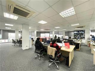 Cho thuê văn phòng dịch vọng, cầu giấy dt 200m2 giá 40 triệu/tháng