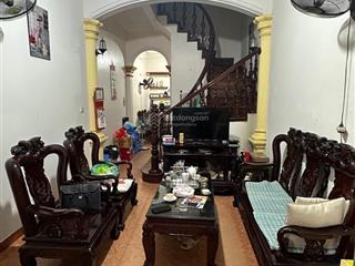 Cầu giấy 42m2, 5 tầng  ô tô đỗ cửa  3 mặt thoáng  cực gần mặt phố  nhỉnh 8 tỷ