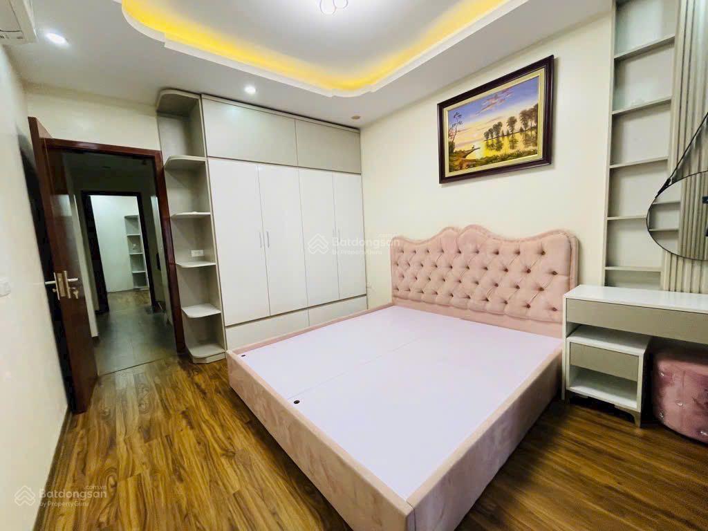 Dịch vọng, cầu giấy 5 tầng  ô tô đỗ cửa  ngõ nông  tặng full nội thất  chỉ hơn 8 tỷ