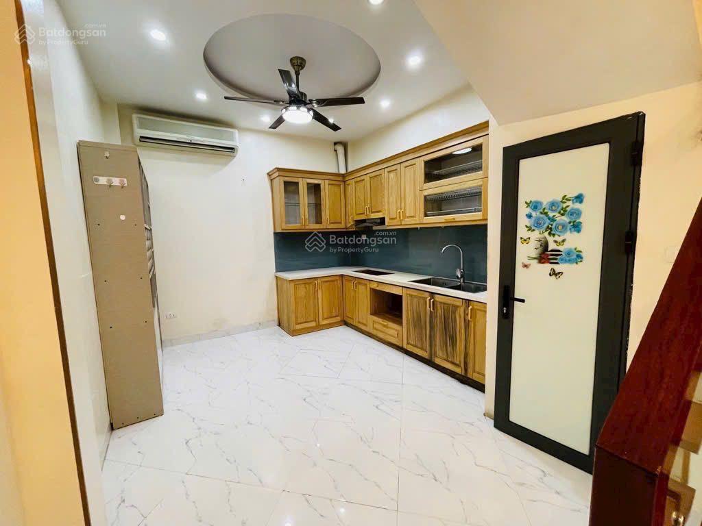 Dịch vọng, cầu giấy 5 tầng  ô tô đỗ cửa  ngõ nông  tặng full nội thất  chỉ hơn 8 tỷ
