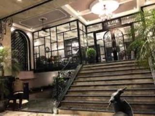 Bán khách sạn 4 sao boutique mặt phố lò sũ, 160m2, 10 tầng, chỉ 126 tỷ.