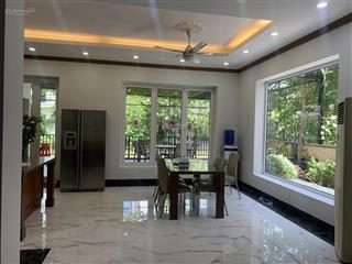 Nhà mình cần bán căn biệt thự 230m2 khu đô thị việt hưng, mặt phố bùi thiện ngộ vỉa hè kinh doanh