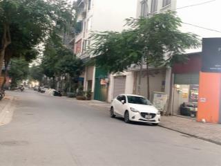 Nhà mình cần bán mảnh đất 45m2 mặt phố giang biên mt6m kinh doanh dc có vỉa hè