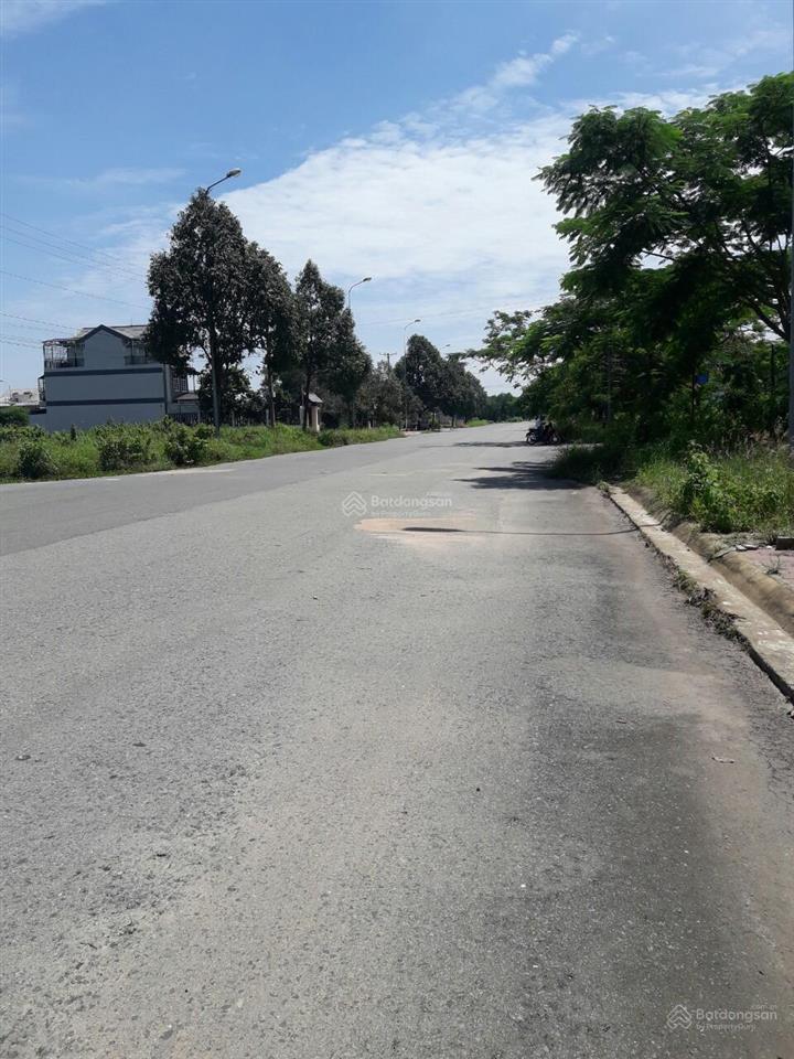 Cần tiền bán gấp lô đất nhà vườn 300m, thuộc hud, nhơn trạch, đồng nai, giá tốt