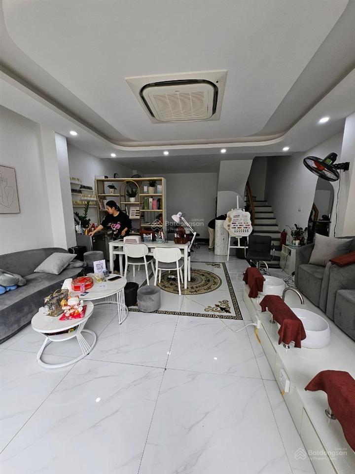 Bán nhà mặt phố hoàng ngọc phách  nhà mới 4t  kinh doanh sầm uất  mặt tiền 5.1m  dòng tiền tốt