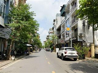 Sát tttm văn điển  thanh trì, bán 1 nhà & tặng 1 nhà. chủ nhờ bán 1 mảnh đất thiết kế 2 căn nhà