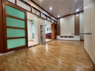Bán căn hộ tập thể trường kinh tế quốc dân, 2 ngủ, 1 wc, 2 mặt thoáng, giá chào 2,36 tỷ