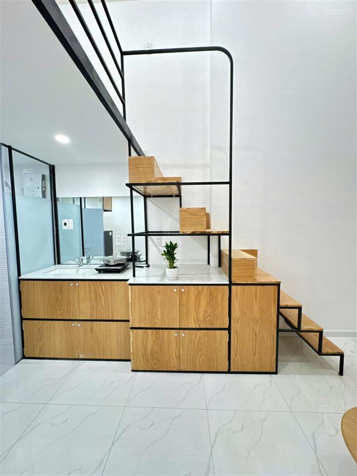 Căn hộ dịch vụ full nt gác cao hơn 2m sát bên đh ufm, kcx tân thuận, cầu tân thuận