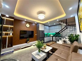 6,8 tỷ  31m x 4  có nhà tôn thất tùng  gần đh y  ở ngay