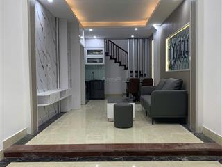 Bán nhà riêng tại ngũ hiệp, 6,8 tỷ, 44 m2 x 5 tầng , ô tô vào nhà .