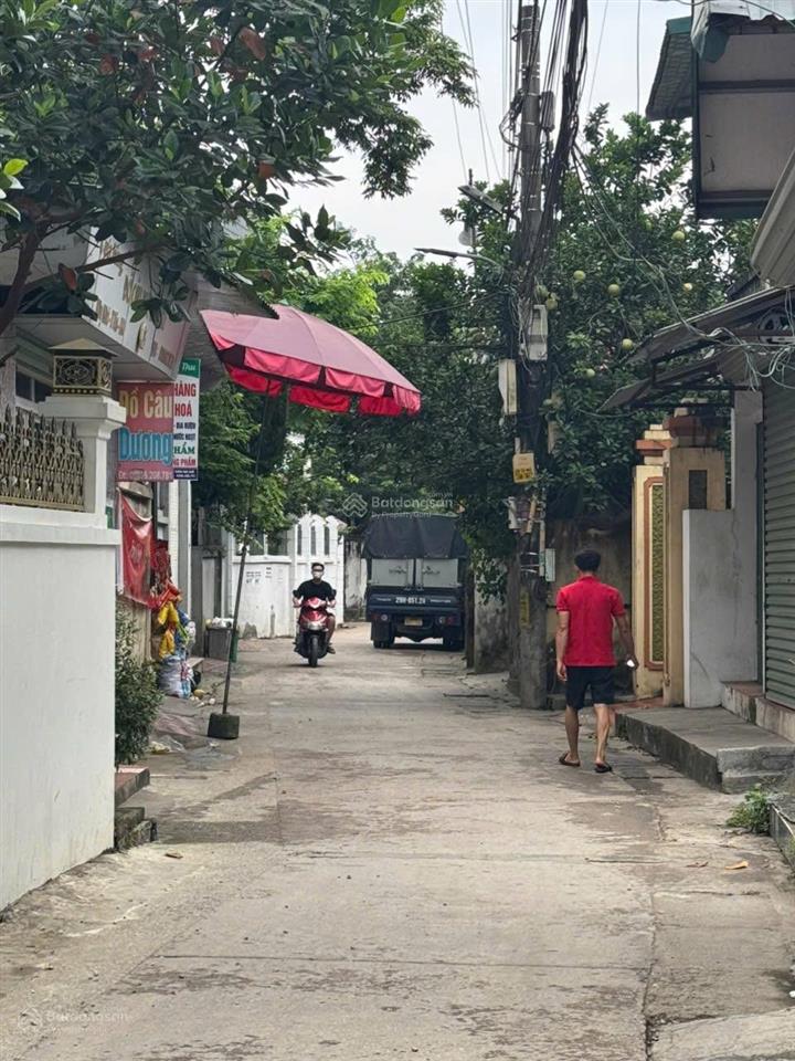 Bán đất tại xã nhị khê, 4,65 tỷ, 40 m2 mt 4 m , trục chính kinh doanh , ô tô tránh