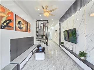 Bán nhà riêng tại đông mỹ, 4,5 tỷ, 32m2 x 5 tầng , 3 ngủ , 3 vệ sinh , ô tô đỗ cổng .