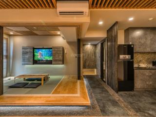 Bán căn hộ saigon royal dt 80m2, 2pn,2wc, view đẹp, lầu cao, tặng full nội thất cao cấp