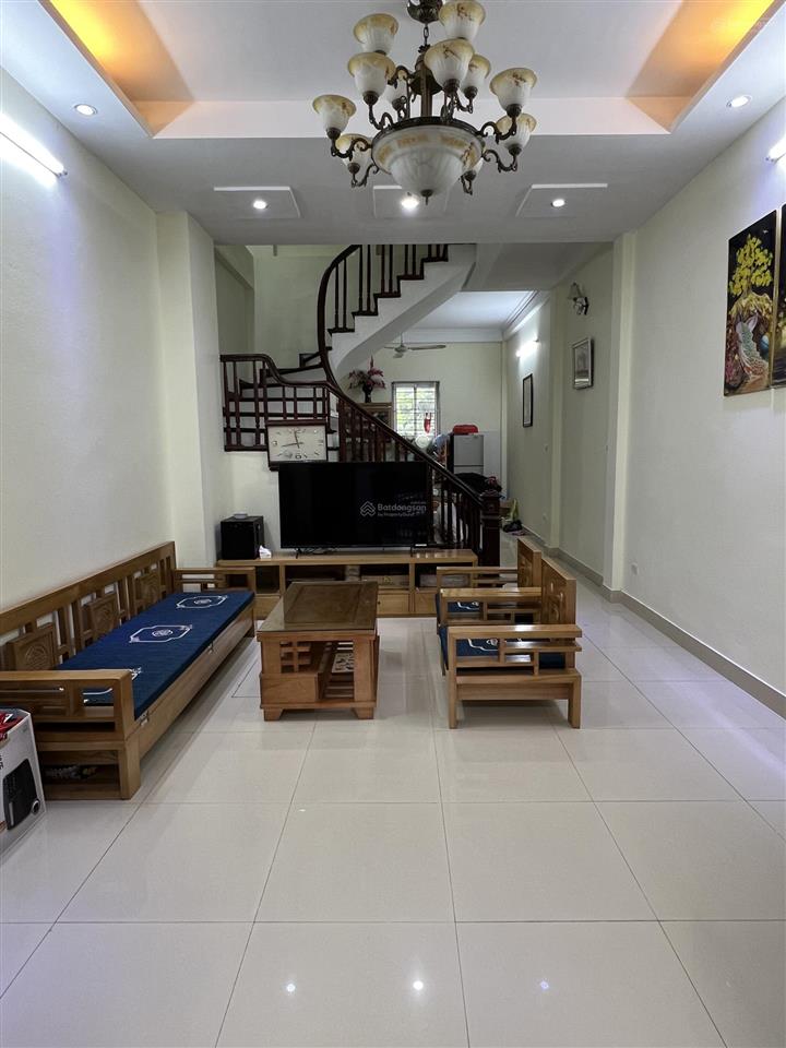 Chính chủ bán nhà dân xây ngõ 193 phố cầu cốc 52m2 4 tầng ô tô đỗ cổng giá chỉ 6 tỷ có thương lương