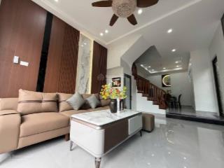 Yên lũngan khánh 40m2 5 tầng 6 ngủ mặt ngõ thông ô tô con lùi cửa giá đầu tư chỉ nhỉnh 4,5 tỷ