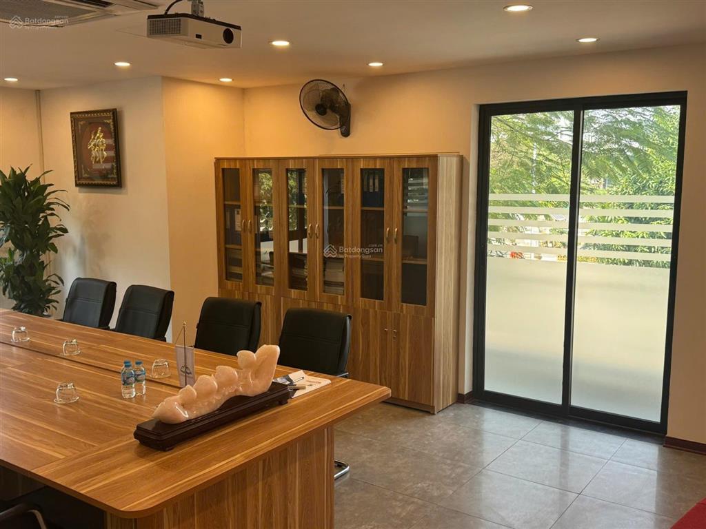 Mặt đường 30m  view biệt thự  50m ra công viên đô nghĩa  kinh doanh sầm uất  6 oto tránh