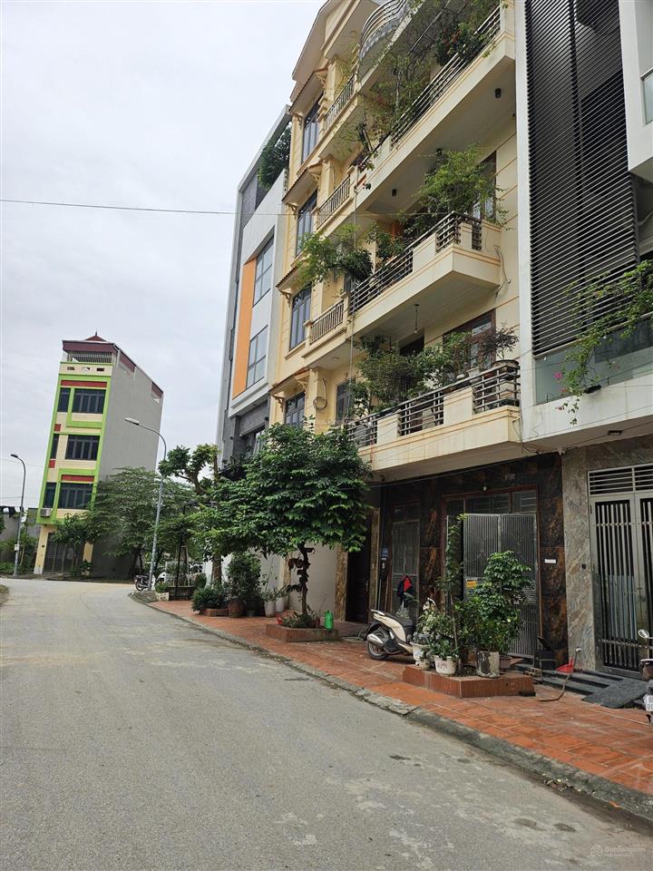 Tôi cần bán căn hộ dịch vụ  11 phòng  dòng tiền 40tr/ tháng  yên nghĩa  hà đông.