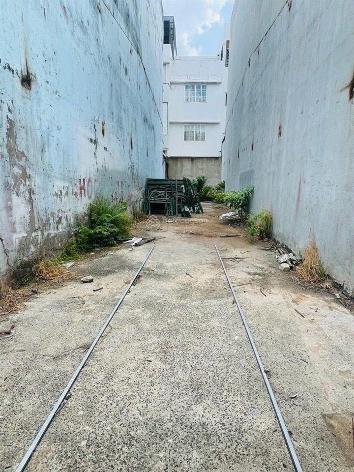 Bán đất vip tên lửa  mt đường 10m (4.5 x 23m)  view công viên chỉ 10 tỷ(tl) shr