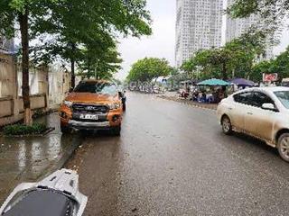 Biệt thự mặt đường lê trọng tấn  hà đông  hà nội  vỉa hè để 8 ô tô. nhà thô