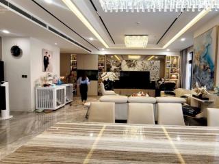 Bán căn góc 187 m2 tầng trung hướng mát, 3 ngủ sáng giá chỉ 18 tỷ