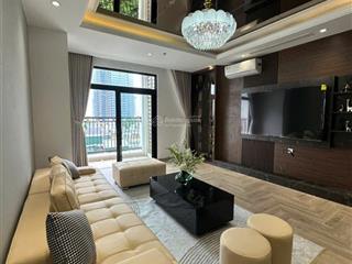 Căn hộ 140m2 tầng trung hướng mát tại royal city