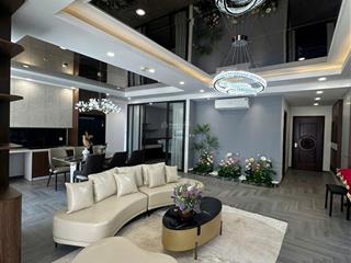 Cho thuê căn góc 4 ngủ sáng tại royal city tầng trung hướng mát full nội thất mới 100%
