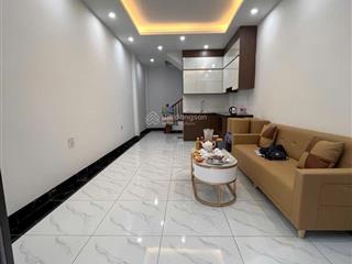 Nhà đẹp gần hồ 5 tầng full nội thất sát vin thăng long, đường trải nhựa, ngõ thoáng sạch,4,7 tỷ