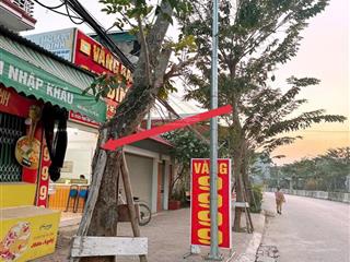 Bán đất tặng nhà cấp 4 đang kinh doanh