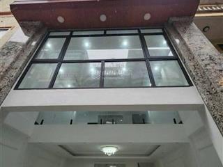 Nhà vip cầu giấy  7 tầng dt 45m2 phố nguyễn văn huyên