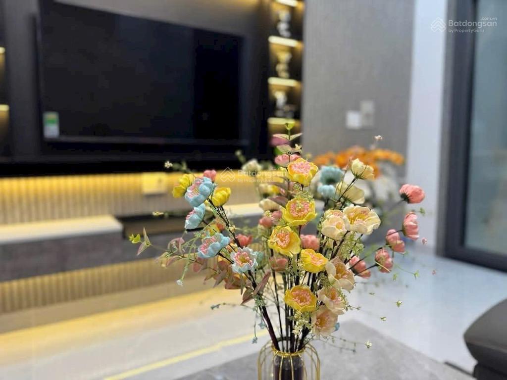 Nhà đẹp hẻm xe hơi full nội thất chuyên dùng 9 (quận 7)4x16 m4 tầnggiá 7,4 tỷ