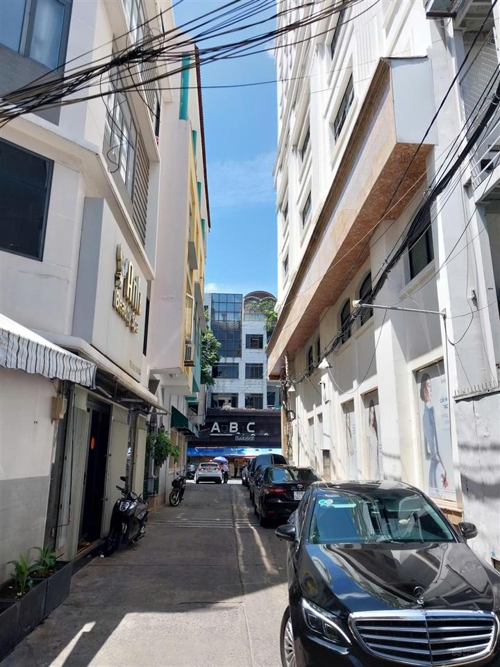 Hẻm oto 457 nguyễn đình chiểu 3x12m 3 tầng st giá 8.5 tỷ hiếm có quận 3