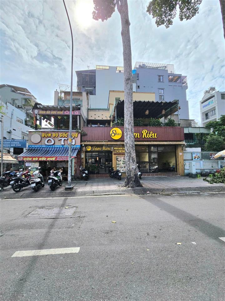 Cho thuê nhà mặt tiền nguyễn tri phương quận 10  8x17m 3 tầng giá 110 triệu/tháng