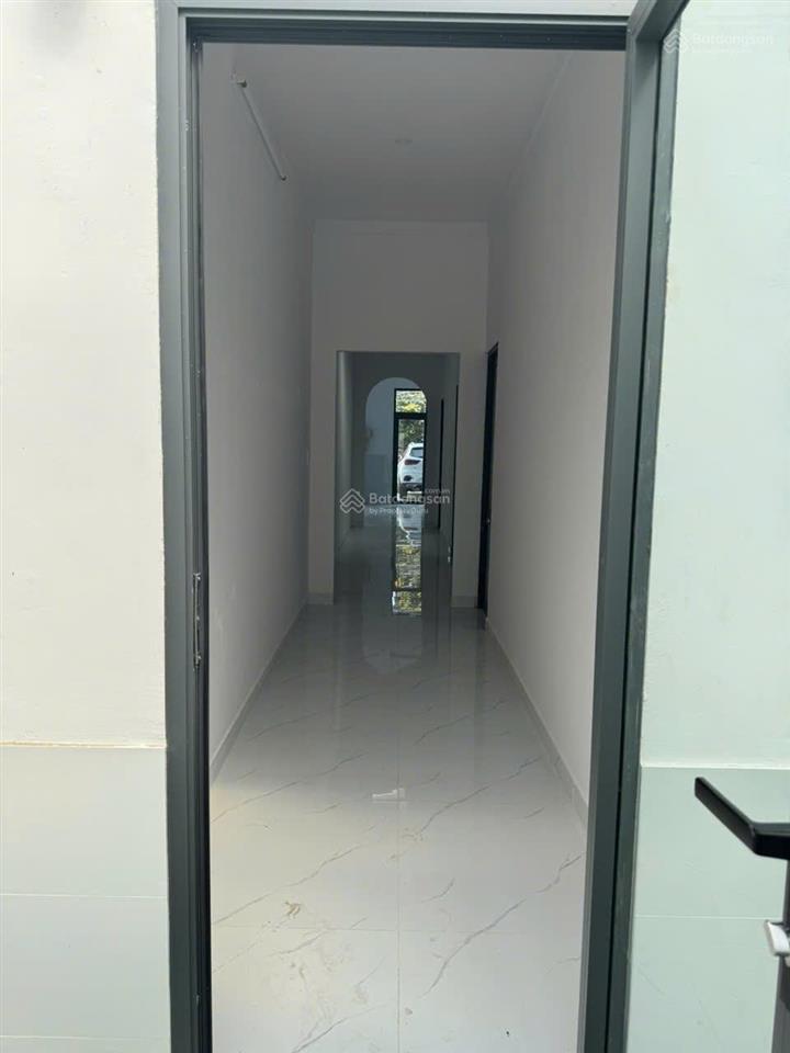 Bán nhà mới xây hxh 3pn dt đất 150m2 sân rộng rãi để oto thoải mái đang cho thuê 7tr/tháng