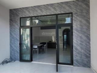 Bán nhà dt 150m2 3 phòng ngủ mới xây gần trục lã xuân oainguyễn duy trinh