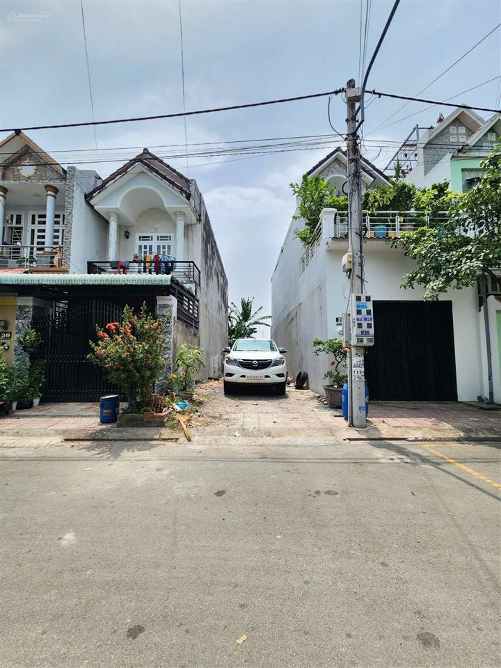 Tôi cần bán gấp lô đất kdc gần đường trần hưng đạo, sát sân vận động dĩ an dt 84m2 shr kdc đông đúc