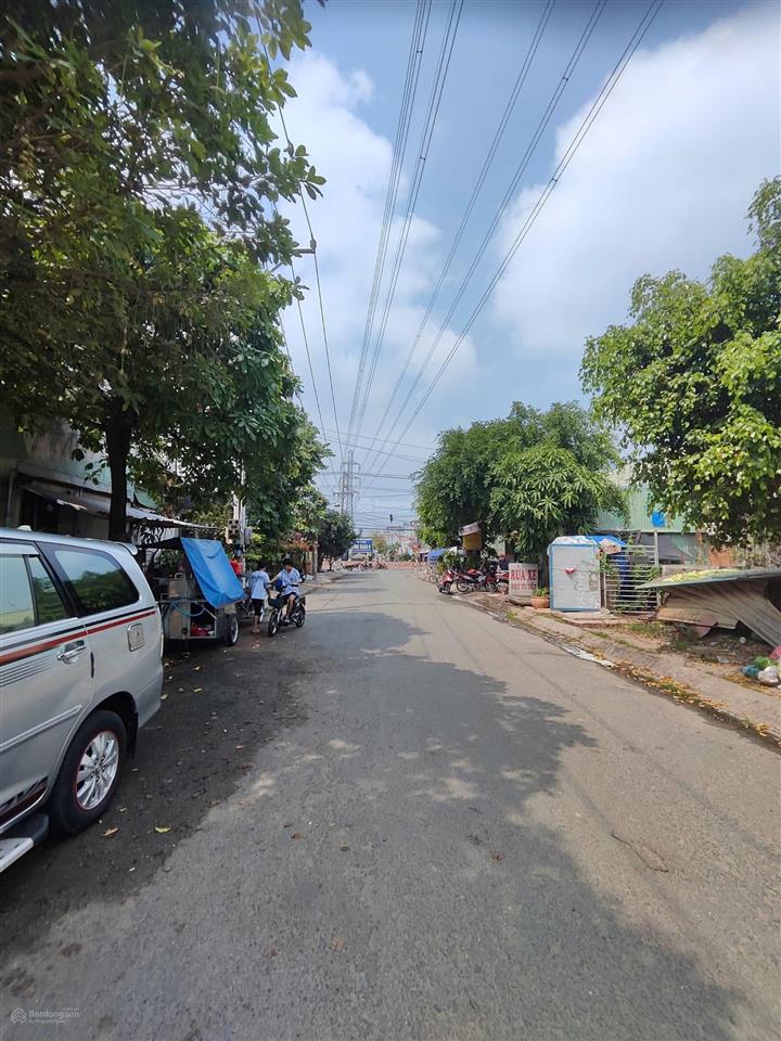 Bán đất trục chính kdc gần chợ phú phong dt 78m2 shr cách dt 743 chỉ 100m cách vòng xoay an phú 1km