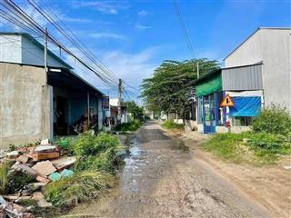 Chủ gửi lô đất mặt tiền đường thông xe tải dt 137m2 tc 100 nằm ngay đường lê duẩn an phước ngay chợ
