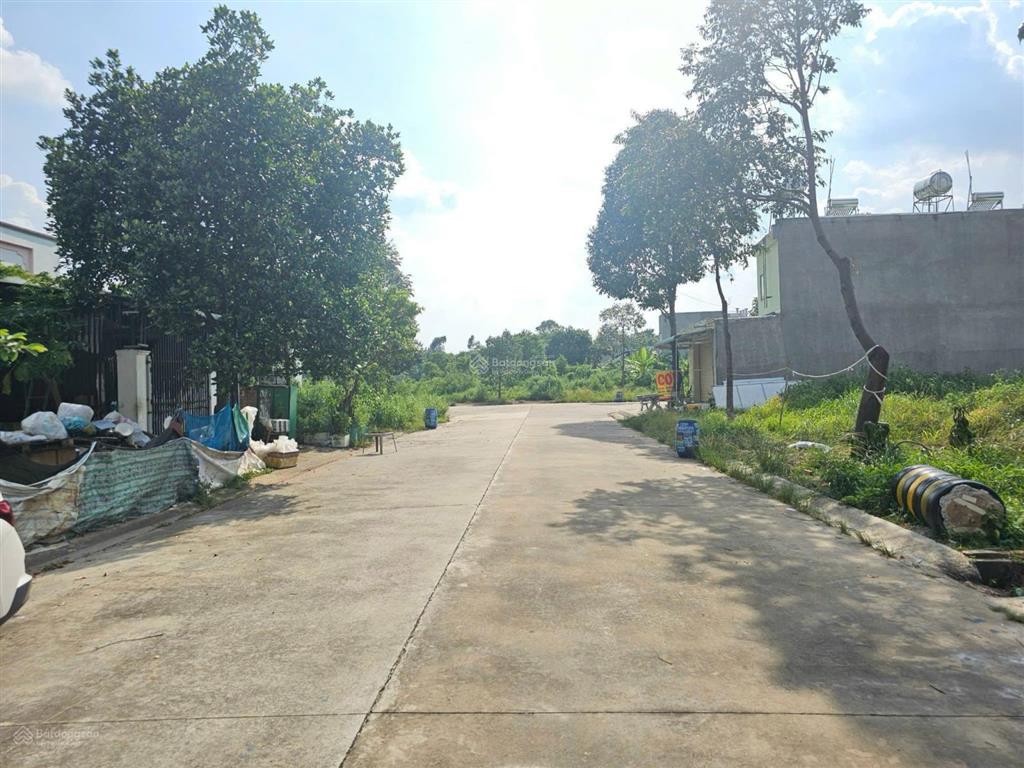 Chính chủ bán đất tặng trọ dt 150m2 ngay đường nl15a shr có 1 kiot 4 phòng đang cho thuê full phòng