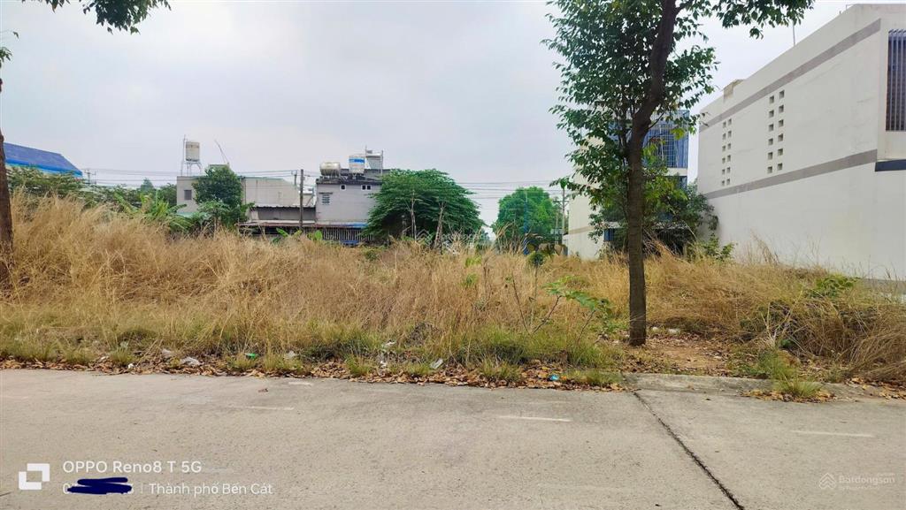 Bán đất đối diện chợ mặt đường nl6 thới hòa dt 150m2 shr cách quốc lộ 13 chỉ 2p đi xe kdc đông đúc