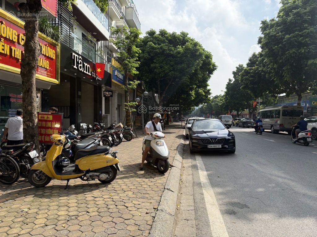 Bán đất việt hưng  trường lâm 200tr/mét. ngõ ô tô mặt tiền 5m. mua để ở xây toà 7 tầng nét căng