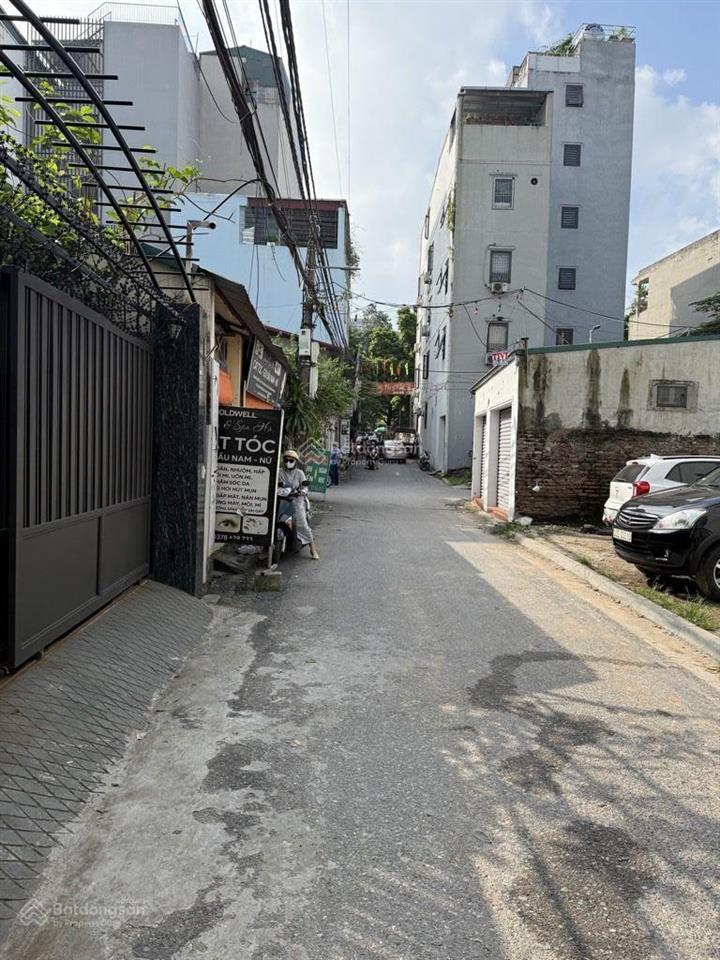 Bán đất việt hưng  trường lâm 200tr/mét. ngõ ô tô mặt tiền 5m. mua để ở xây toà 7 tầng nét căng