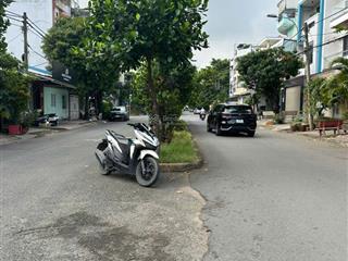 Chỉ có 1 lô duy nhấtmặt tiền kinh doanh đường 49, khu mười mẫuphường bình trưng đông,quận 2 (cũ)