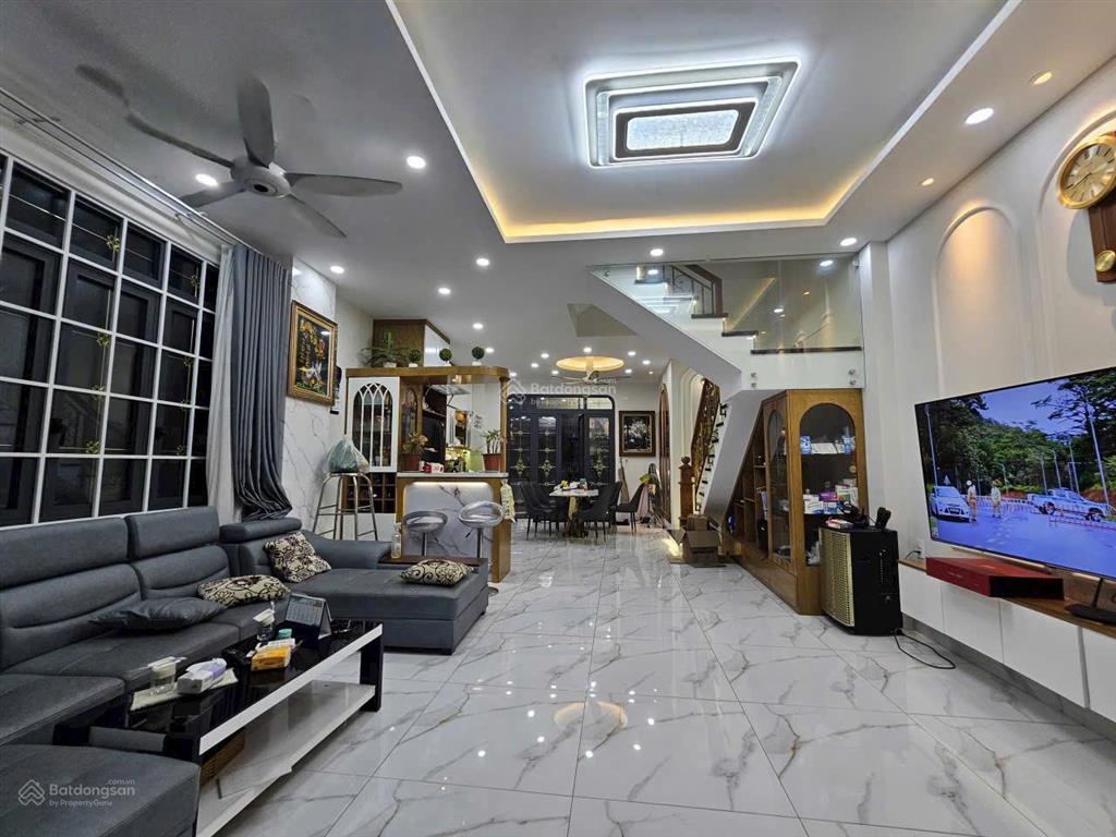 Hàng hiếm  bán nhà mặt tiền đường số phường bình trưng tây, quận 2 (gần bv homyland 3)