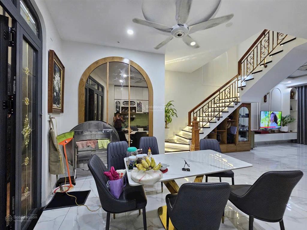 Hàng hiếm  bán nhà mặt tiền đường số phường bình trưng tây, quận 2 (gần bv homyland 3)