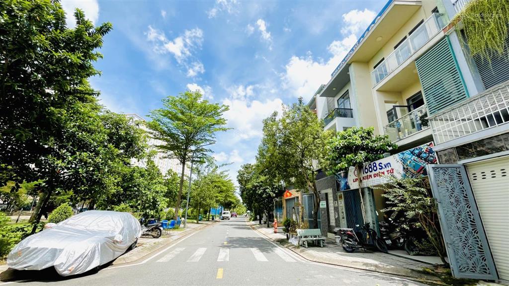 Bán nhà mặt tiền kdc savico tam bình, 4 tầng có thang máy, 141m2 (6 x 23,5m)