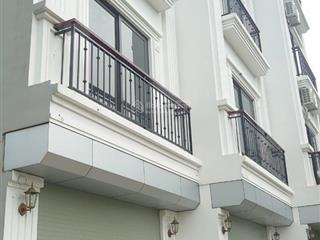 Bán nhà 4tx35m2. giá 3.25 tỷ. 20m ra đường ô tô thông gần ngay ga tàu điện bến xe yn.  0966 929 ***