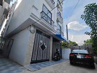 Cc gửi bán lô góc 4tx32m2 giá chỉ 3.3 tỷ. ô tô đỗ cửa nhà. gần đhsp tdtt, đường ql6.  0966 929 ***
